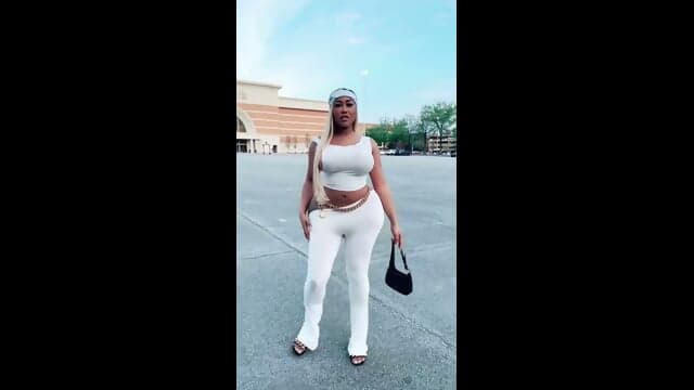 Moriah Mills new walking with sex