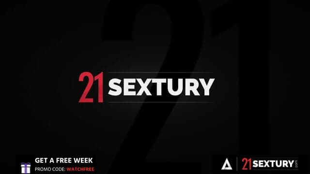 21 SEXTURY - Best Kissing COMPILATION With Gorgeous Babes!