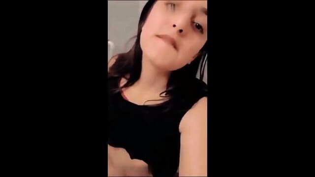 Desi girl showing her beautiful body