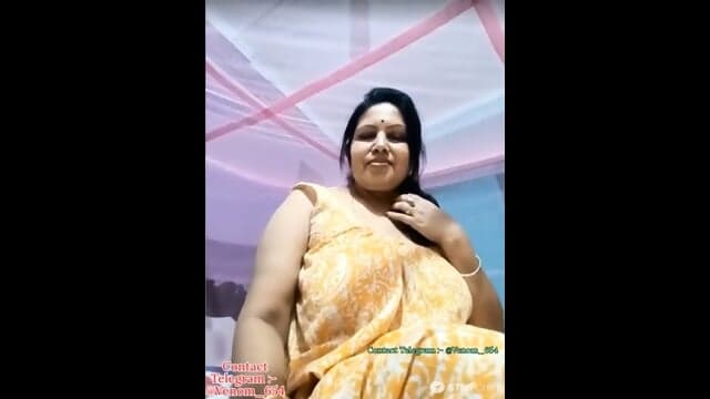 Desi busty aunt stripchat show with face