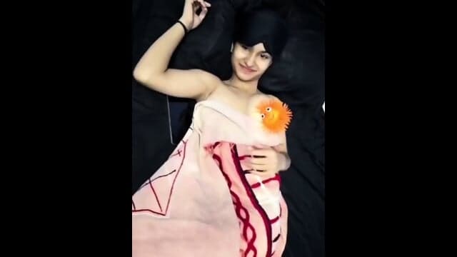 Tamil influencer beauty fulfilling all demands of her fans live ðð