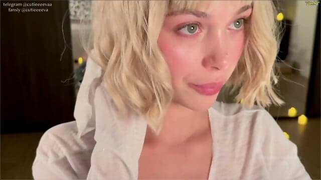 Blonde Eva