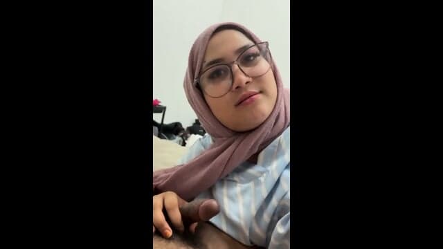 Cantik hisap